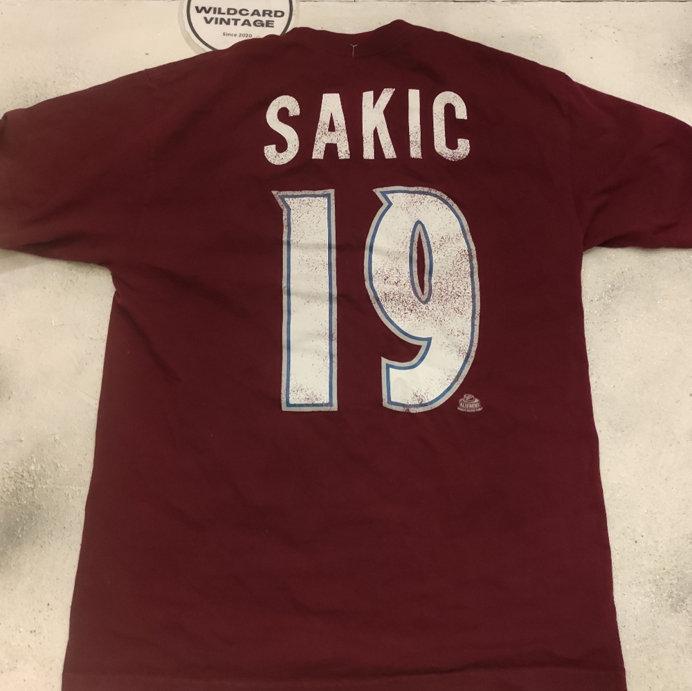 Colorado Avalanche Joe Sakic Jersey t shirt size medium